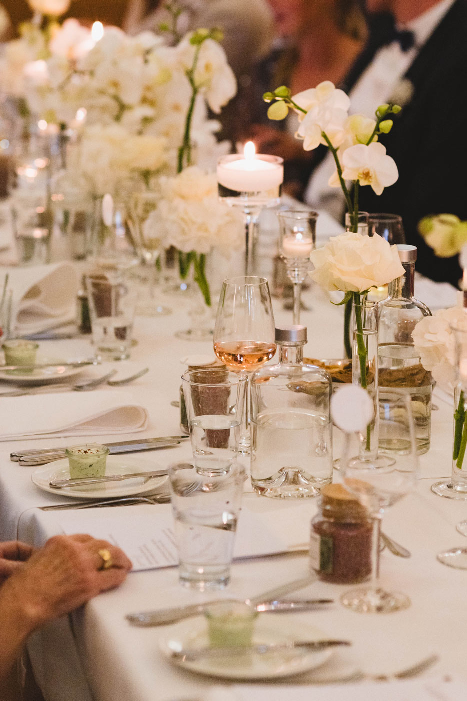 hochzeitsfotograf-duesseldorf-elegantes-hochzeitsdinner